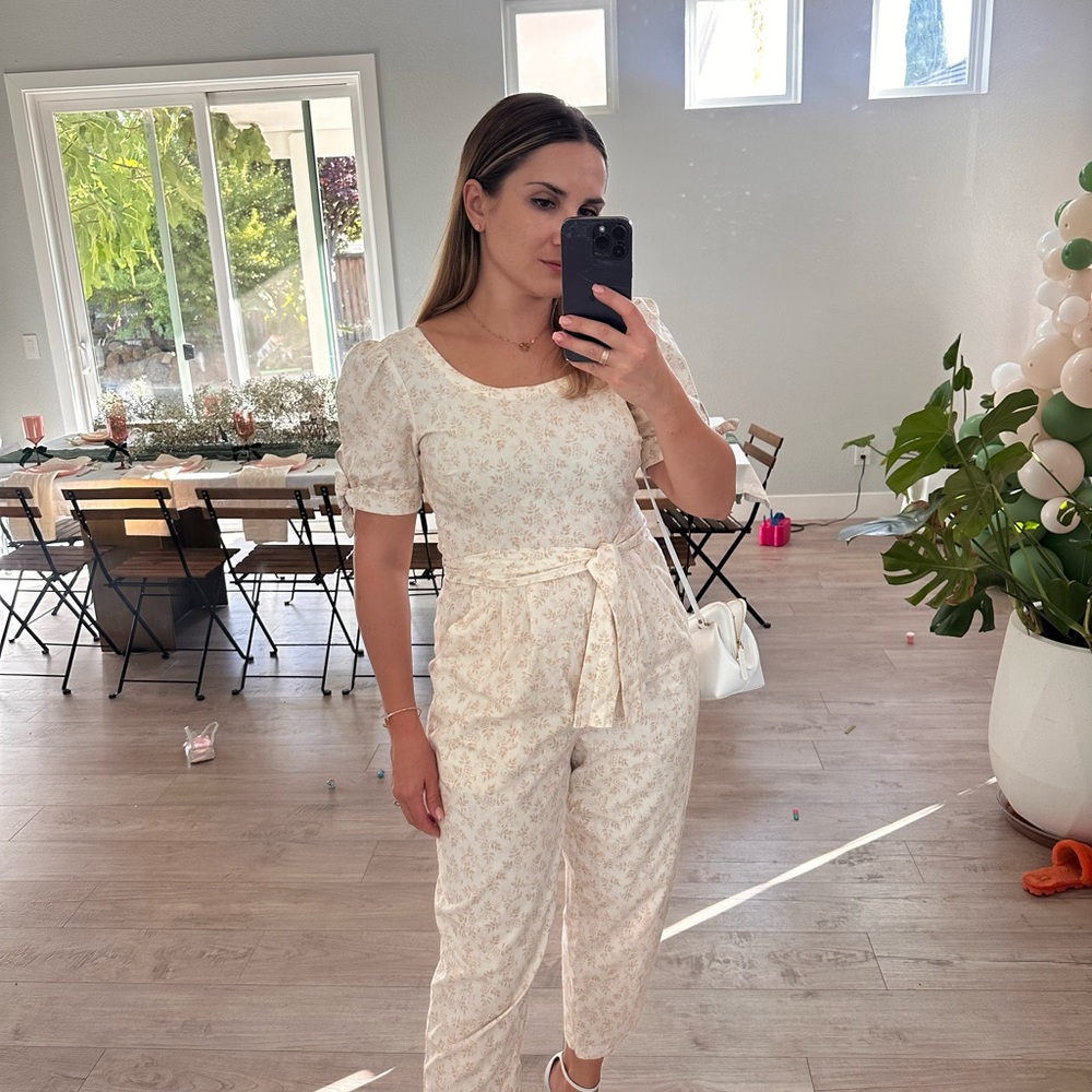 Elegant Cream Jumpsuit - Picture 7 of 8